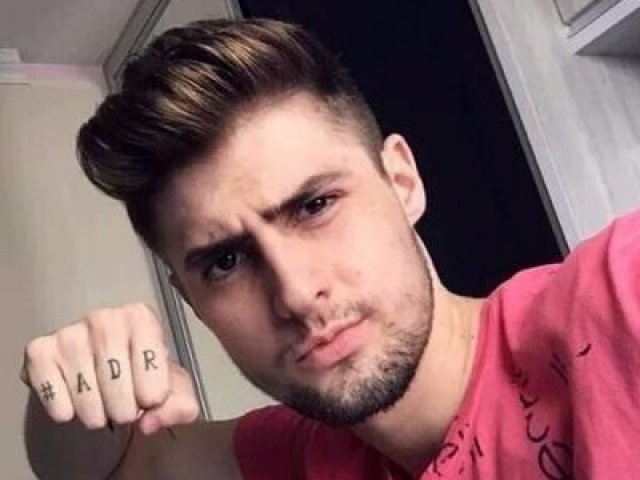 youtubers likes rezende evil