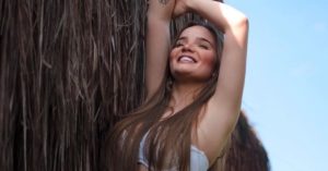menina fantasma
