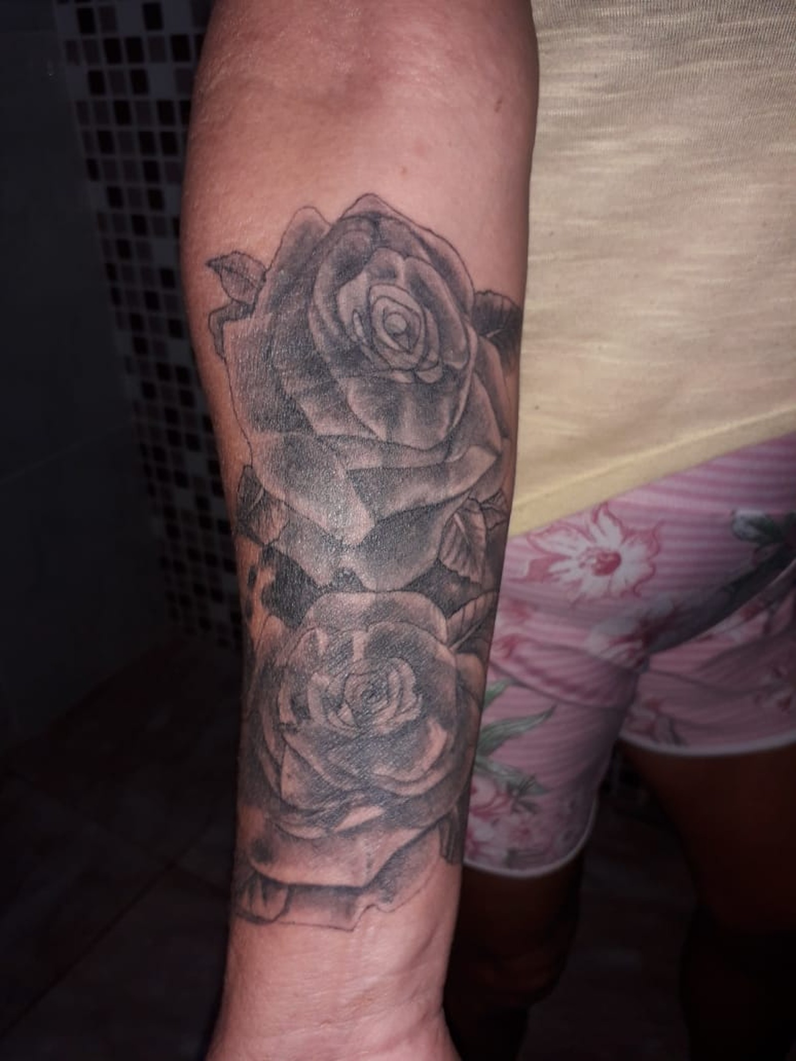 tatuagem rosineia flores (je)