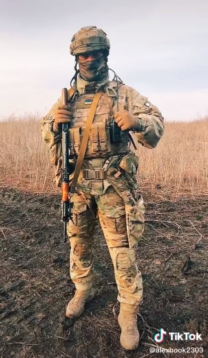 Alex Hook - ucraniano na guerra