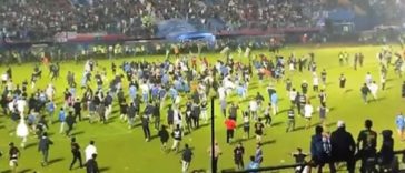 Confusão estádio - Indonésia