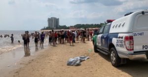 esqueleto humano - praia Manaus