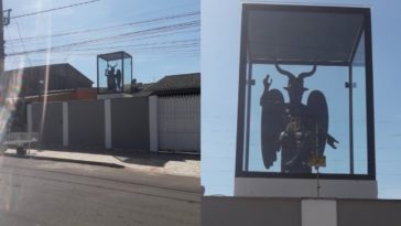 Estátua de Belzebu - casa