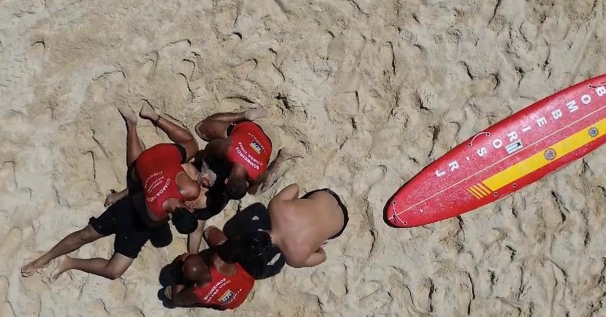 bombeiros - corpo encontrado Niterói